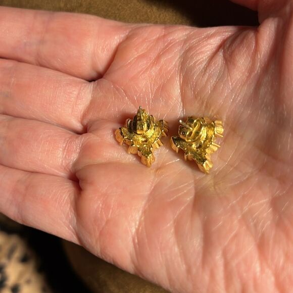 Beautiful faux ruby/diamond pierced earrings. - Picture 3 of 4